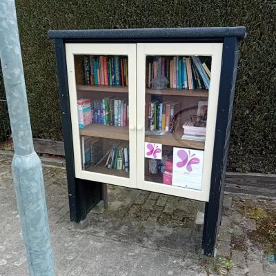 <a title='Bekijk details Minibieb Molenallee' href='https://minibiebs.nl/minibieb/minibieb-molenallee'>Minibieb Molenallee</a>