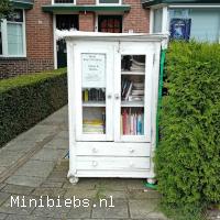  minibieb Minibibliotheek Zwaluwweg.