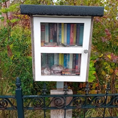 <a title='Bekijk details Minibieb Kadoelenweg' href='https://minibiebs.nl/minibieb/minibieb-kadoelenweg-kadoelenweg'>Minibieb Kadoelenweg</a>