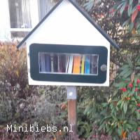 Gemaakt op 28-11-2023. Klein maar fijn, zoals ze dat zeggen! minibieb Apollolaan 11, Leiden.