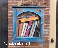 Minibieb in het centrum van Hulst. minibieb Beekstraat.