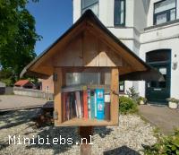 Een minibieb aan de Eemnesserweg. minibieb Eemnesserweg.