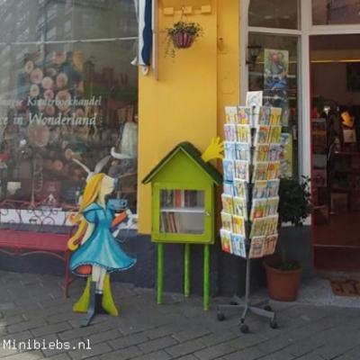 <a title='Bekijk details Minibieb Alice in Wonderland' href='https://minibiebs.nl/minibieb/minibieb-alice-in-wonderland'>Minibieb Alice in Wonderland</a>