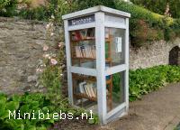 Een tweede leven voor een telefooncel. minibieb Bazinghen.