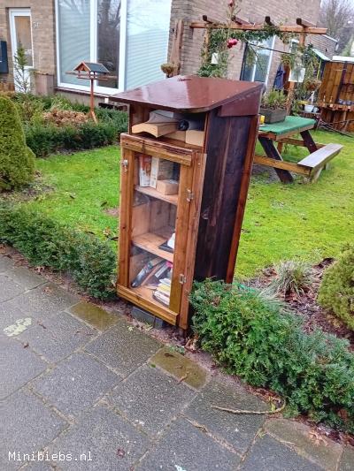 Minibieb vlakbij het oude gemeentehuis van Sint Oedenrode.