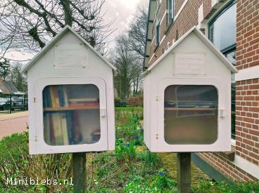 Twee minibiebs voor planten en boeken in Eefde.