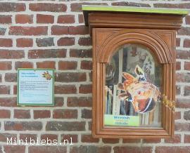  minibieb Microbib Onze-Lieve-Vrouw-Hemelvaartkerk. (Spotter2 CC BY-SA 3.0)