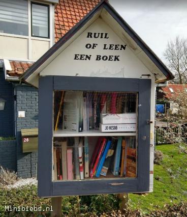 Ruil of leen een boek in de duinen van Groet.